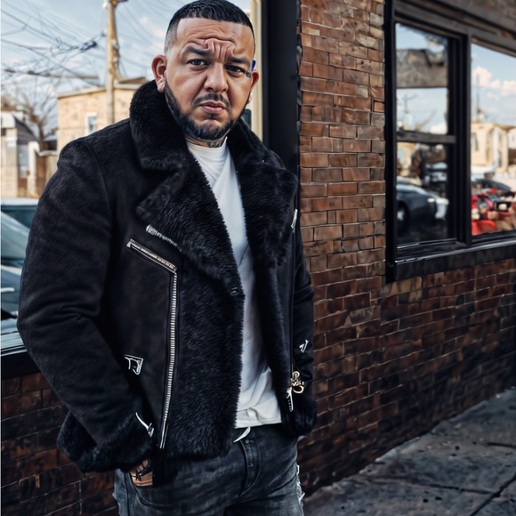 Meet your Posher, Alex - Picture 4 of 5